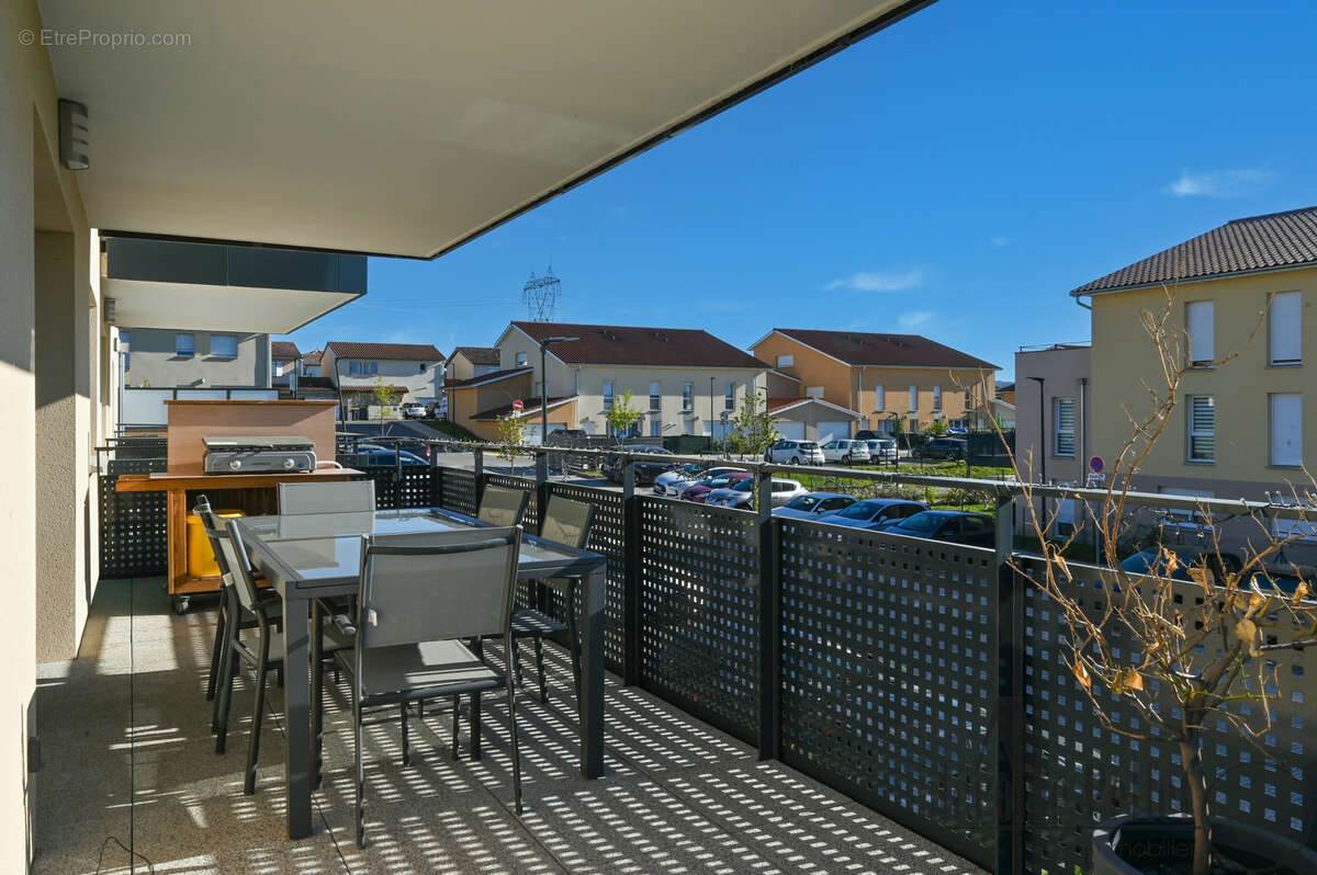 T3 récent avec grand balcon terrasse et garage - Résidence sécurisée - photo 6