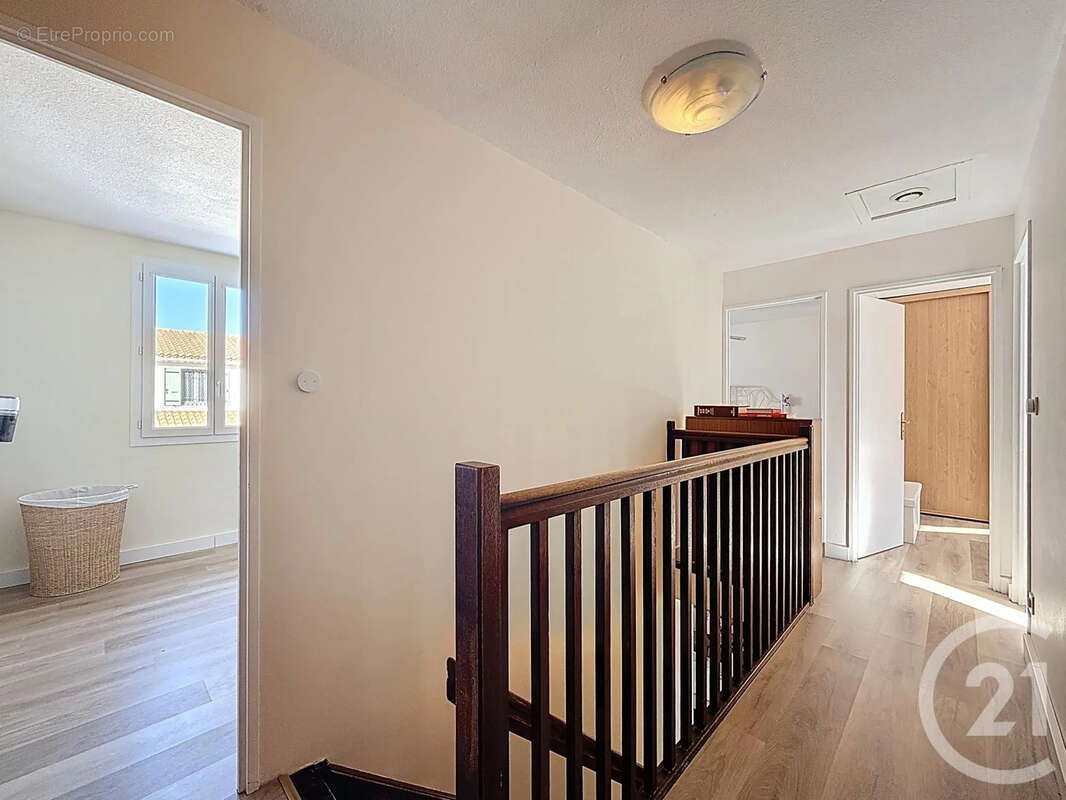 Maison 93 m² à Sete  - photo 10