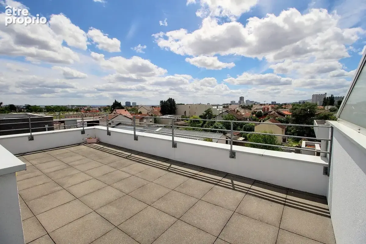 Romainville, 10min du metro carnot, 3eme et dernier etage, 2 pieces tres lumineux avec un toit terrasse privatif. parking en sou - photo 3