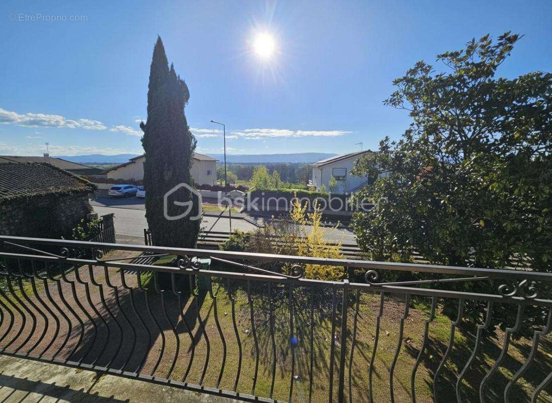 Noailly (42640) – Maison sur sous-sol avec vue dégagée et beau potentiel ! - photo 10