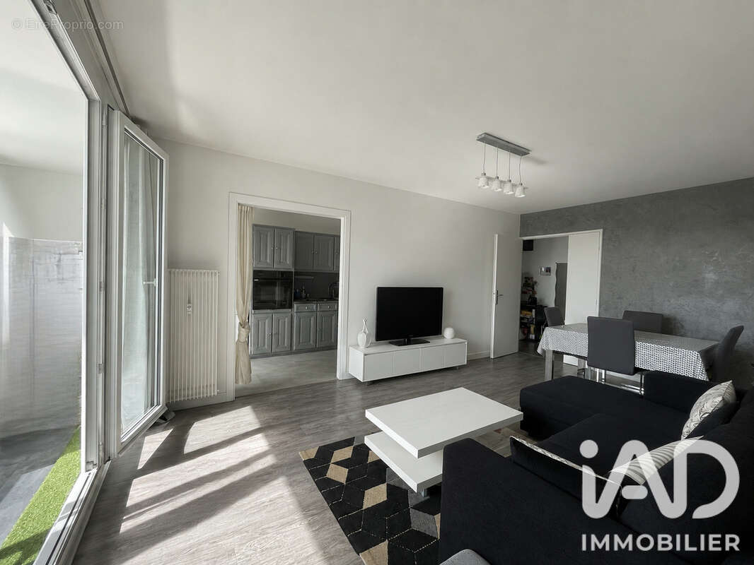Photo 2 - Appartement à TAVERNY