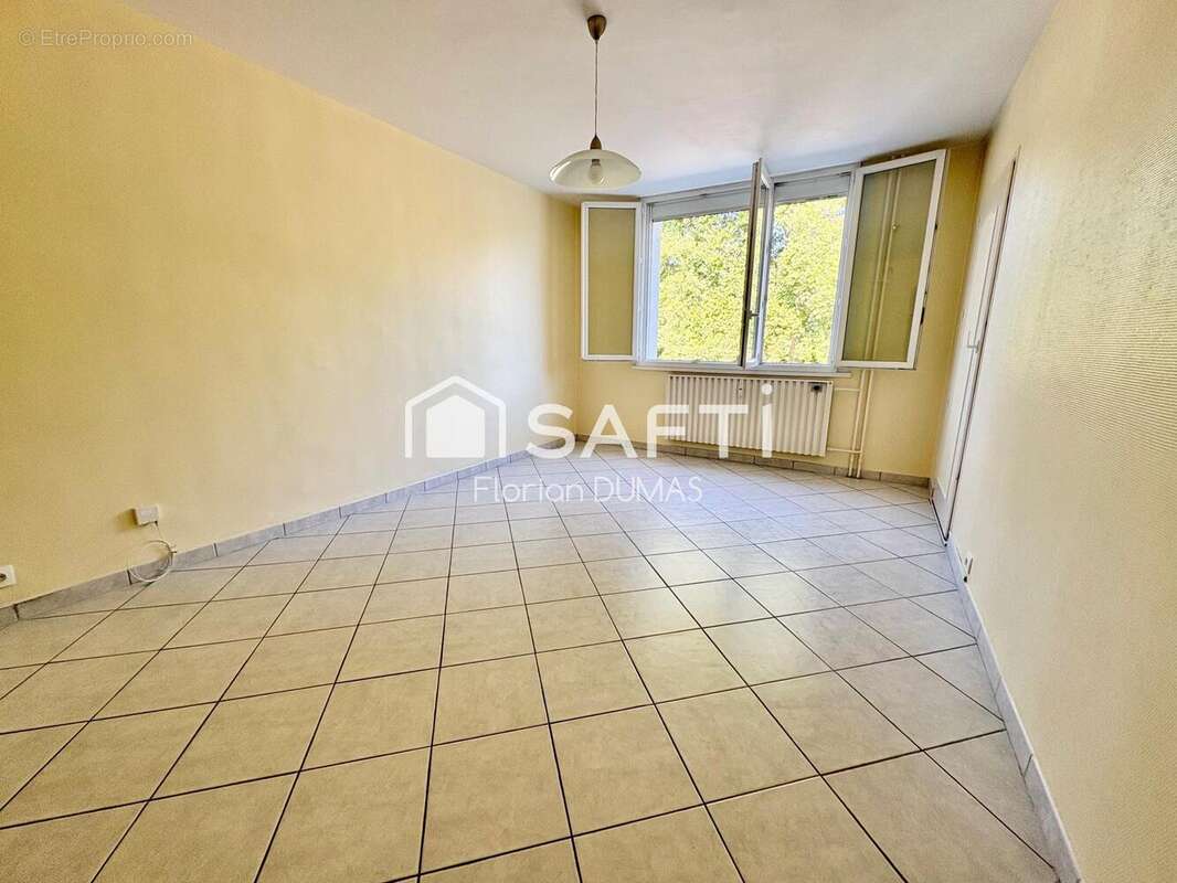 Appartement 74 m² à Bourg-Les-Valence  - photo 2