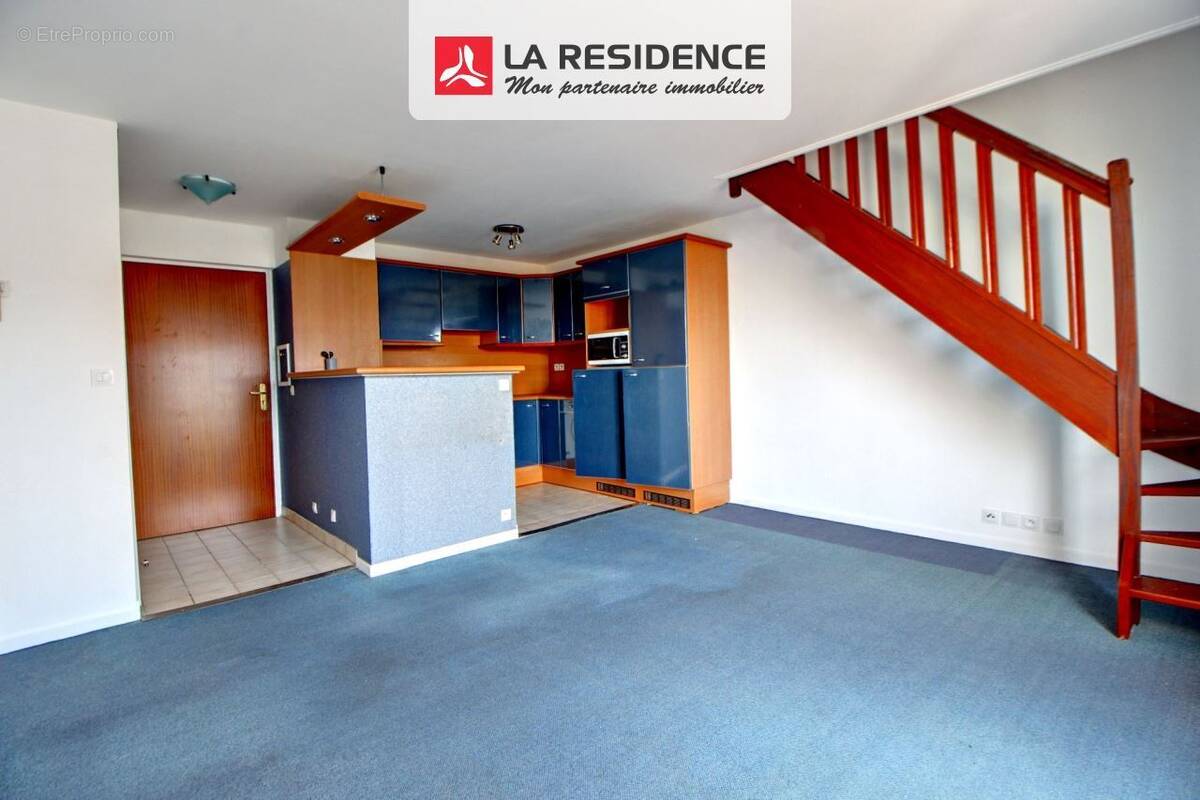 Appartement à LES CLAYES-SOUS-BOIS