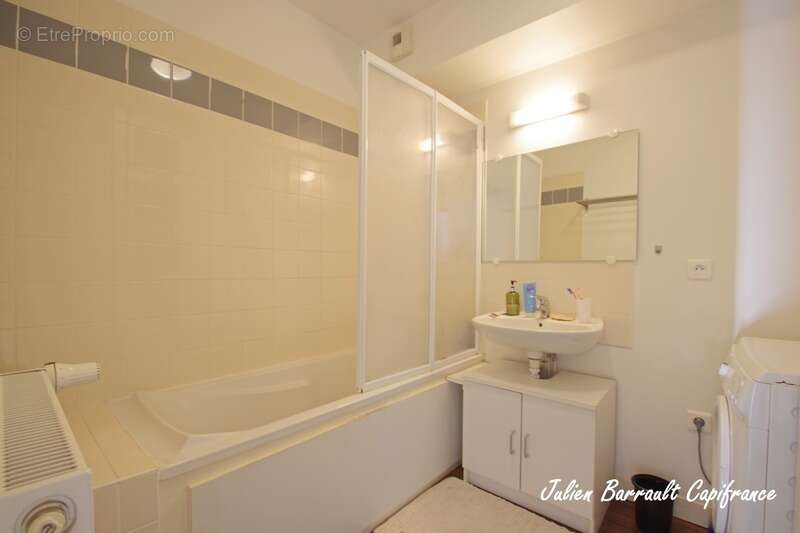 Appartement T3 au dernier étage avec garage fermé (construction 2010) - photo 8