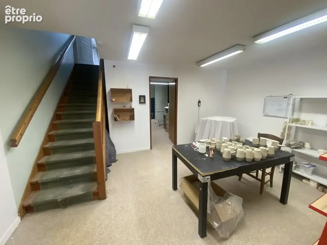 Immeuble de ville avec partie commerciale et partie habitation avec terrasse - photo 20