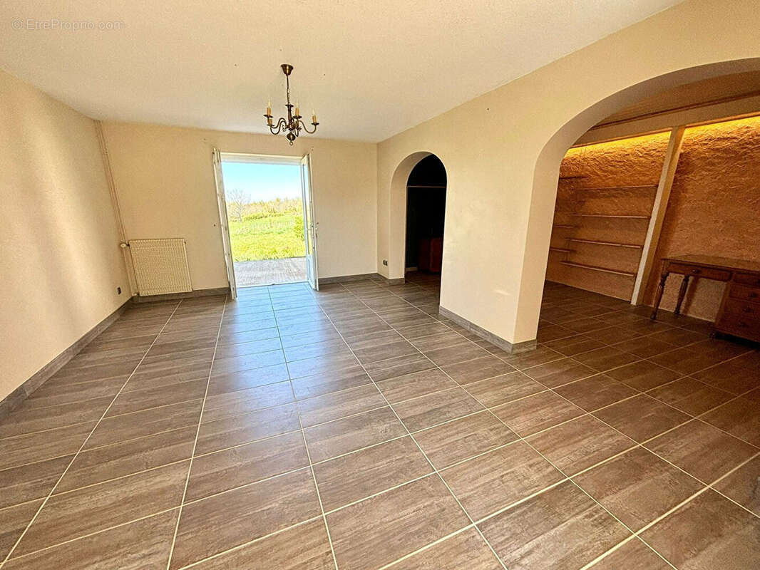 Maison à SAINT-MARTIN-D'ESTREAUX