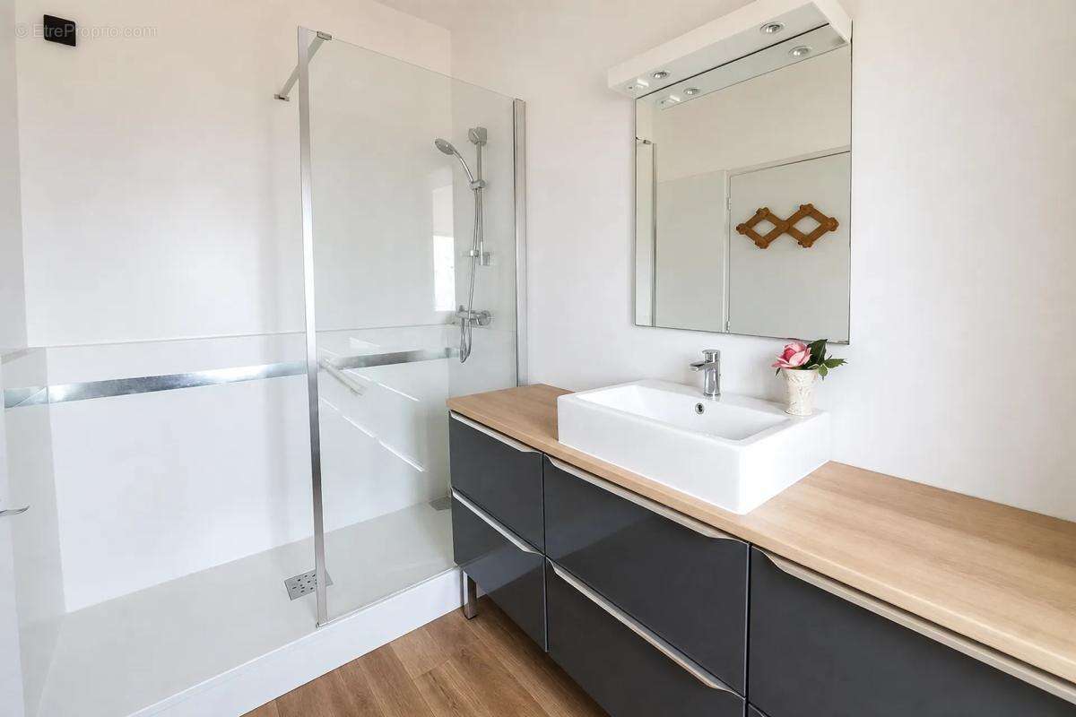 Spacieuse maison de 8 pièces à Murat-sur-Vèbre - photo 23