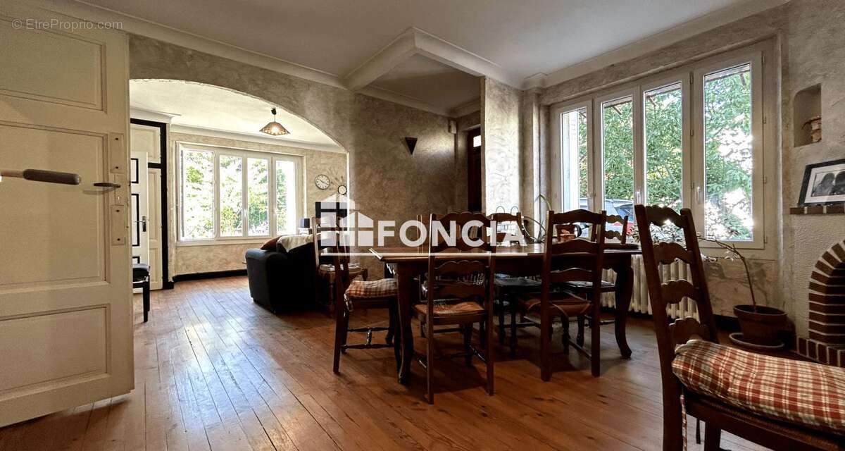 Maison à SAINTE-LIVRADE-SUR-LOT