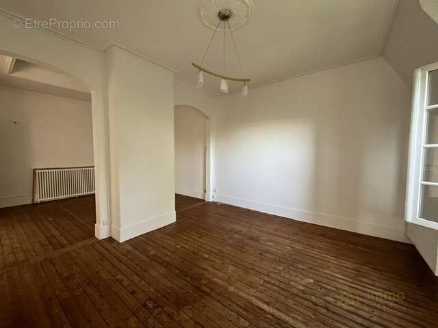 Appartement à ETREPAGNY