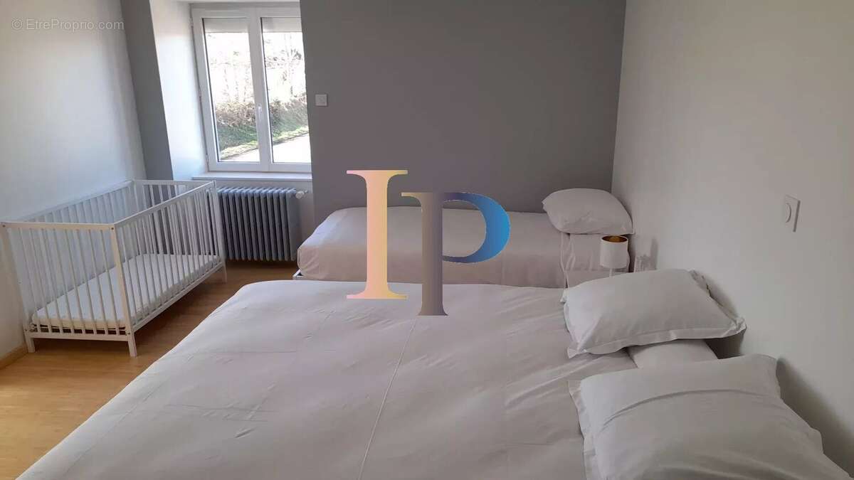 Maison à LA CLAYETTE