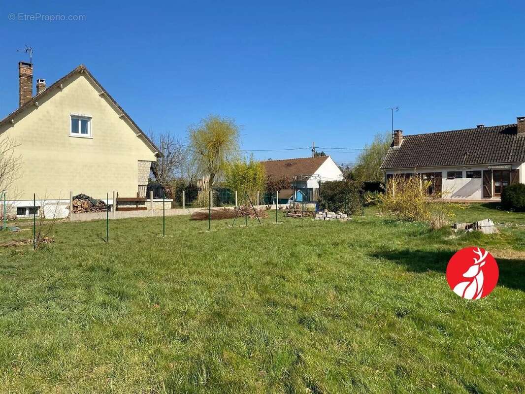 Terrain à CHAILLY-EN-BIERE