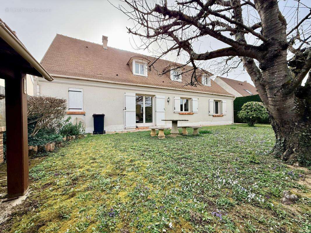 Maison à LEUDEVILLE