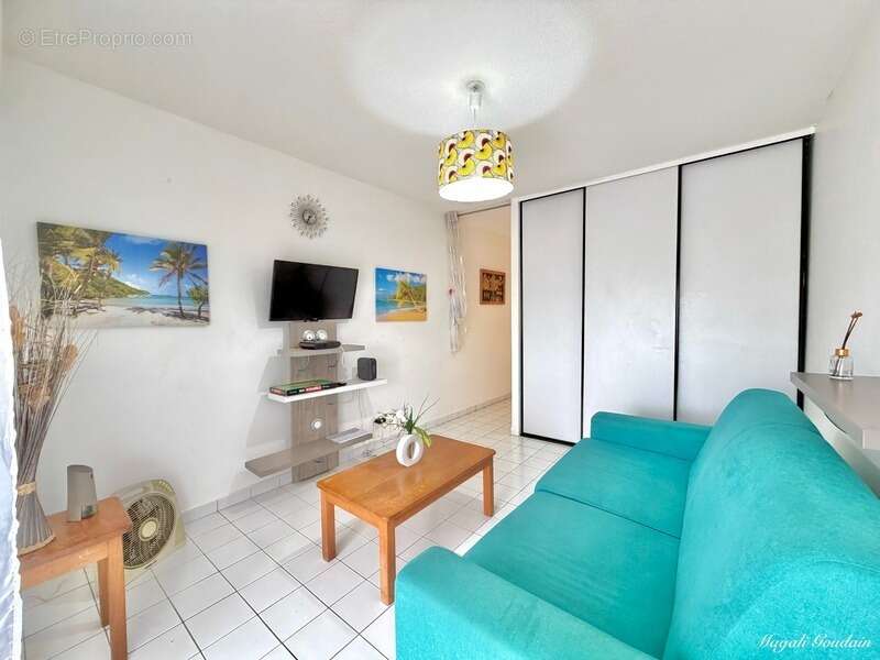 En exclusivite - a vendre studio rénové avec terrasse, parking privé et plages à pied - le moule - photo 6