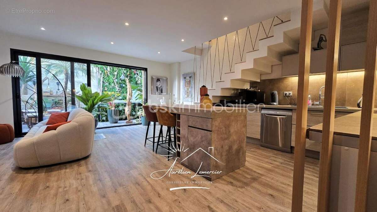 Maison à UCHAUD