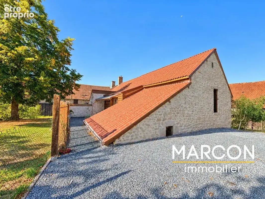 Ensemble immobilier de charme – secteur des trois lacs – maison rénovée, dépendances et studio indépendant - photo 3