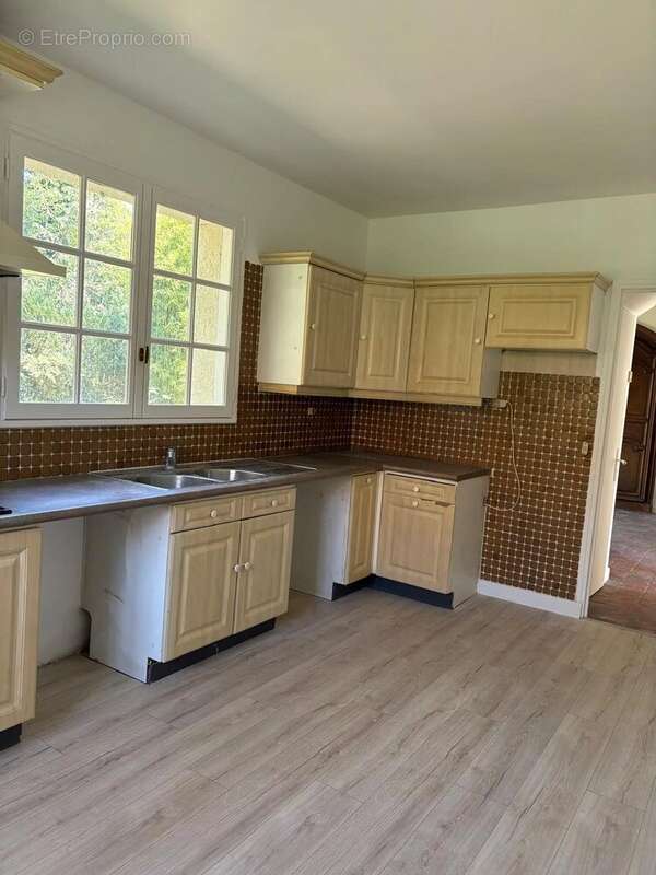 Maison à SAINT-NOM-LA-BRETECHE