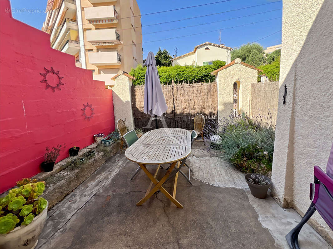LE CANNET Maison indépendante de caractère avec 2 appartements et jardin - photo 8