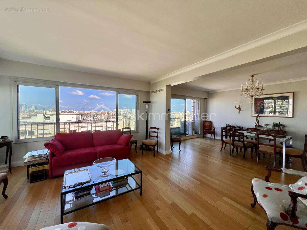 Appartement à PARIS-17E