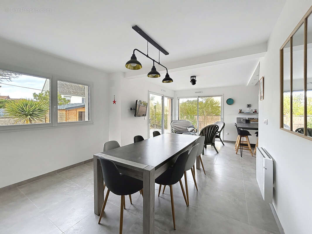 Maison à SAINT-GERMAIN-SUR-AY