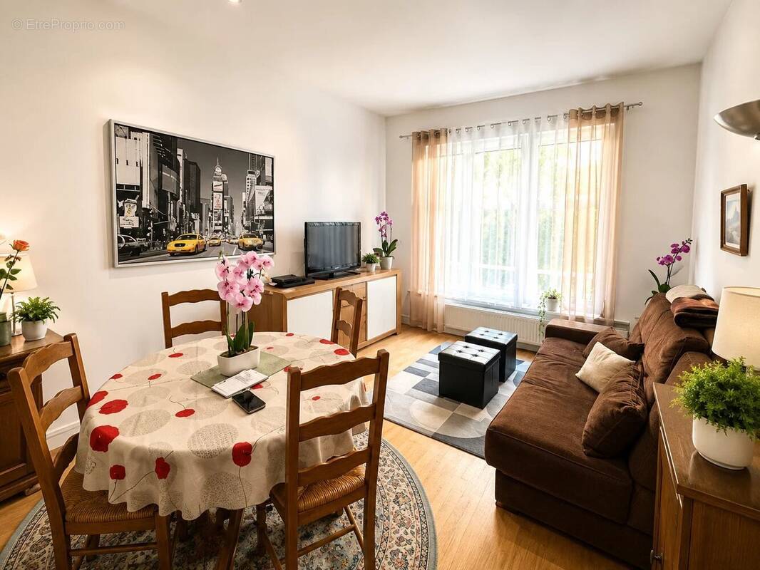 Appartement à PARIS-17E