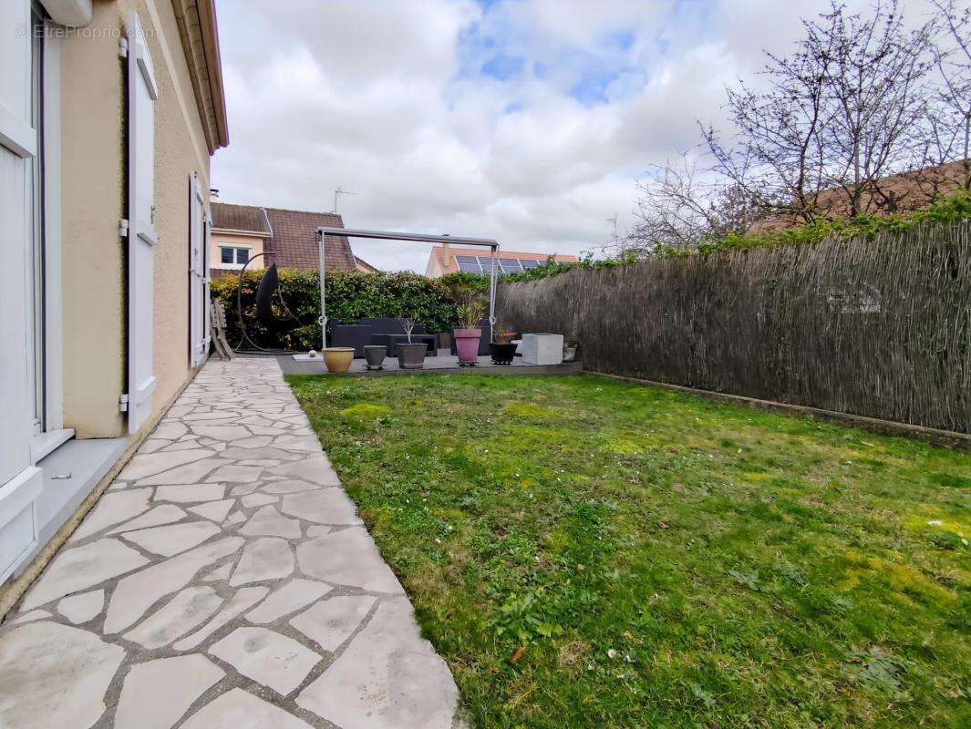 Maison à VERNEUIL-SUR-SEINE