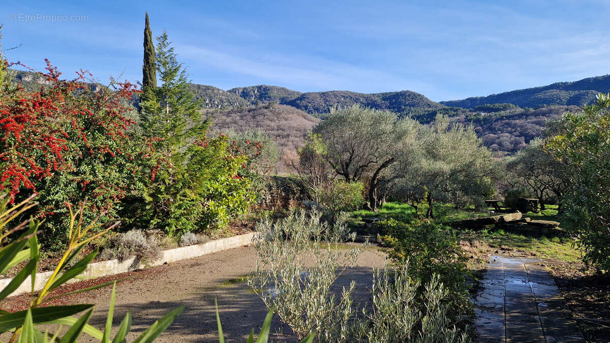 Maison à SAINT-PRIVAT