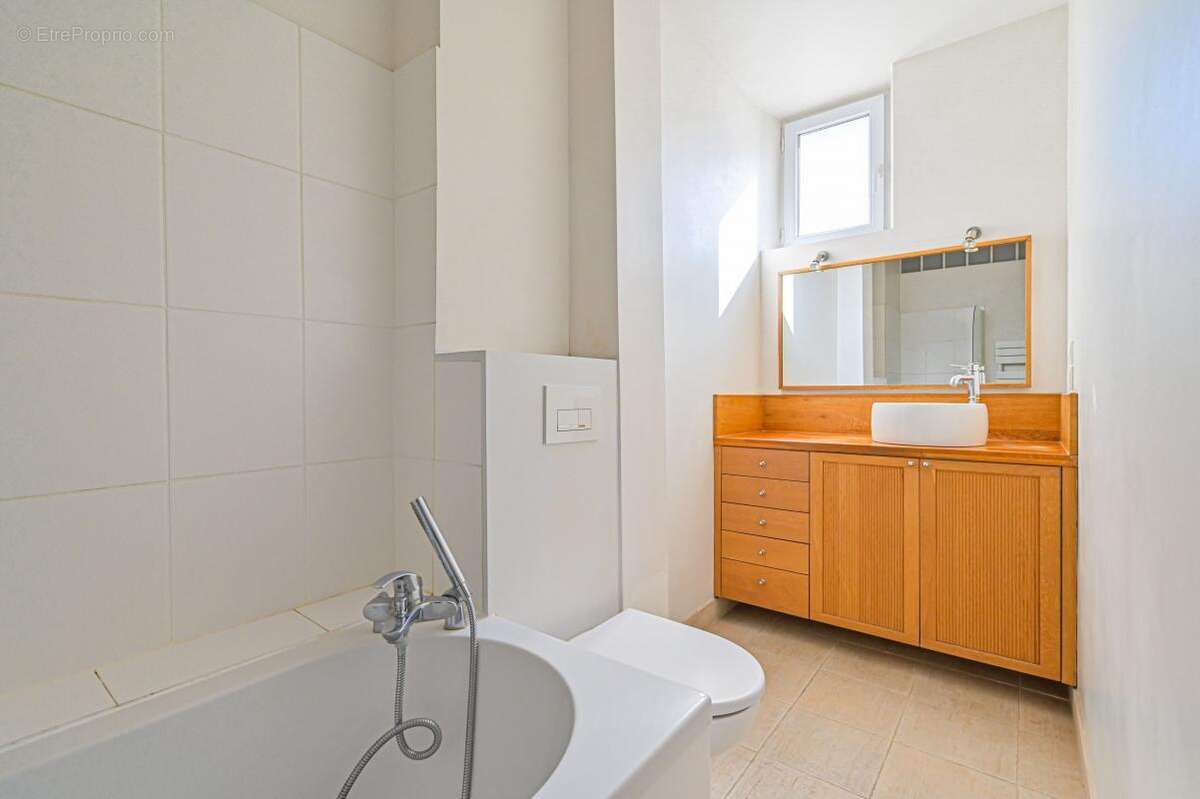 Appartement à PARIS-11E