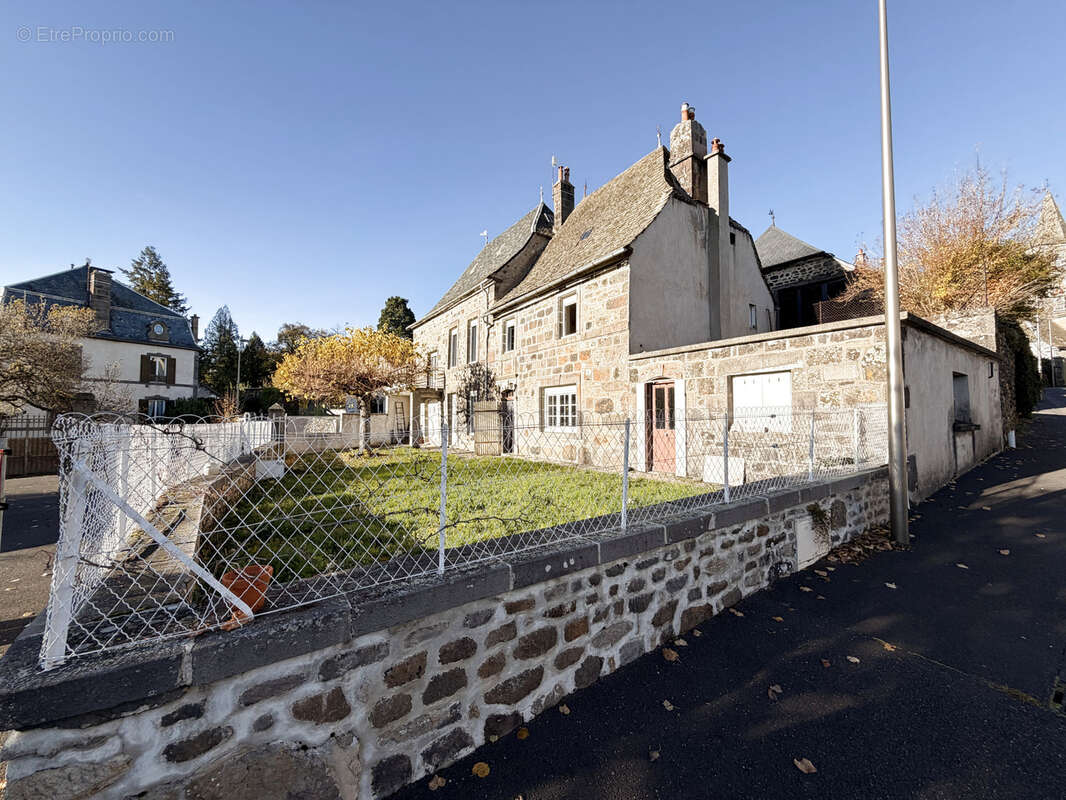 Maison à NEUVEGLISE
