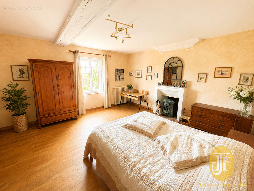 Maison à LA CHAPELLE-REANVILLE