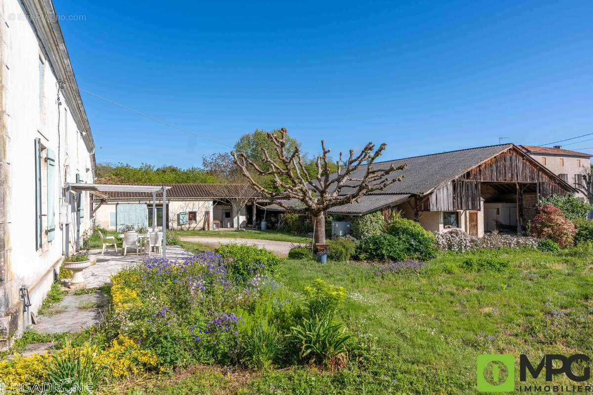 Maison à PINEL-HAUTERIVE