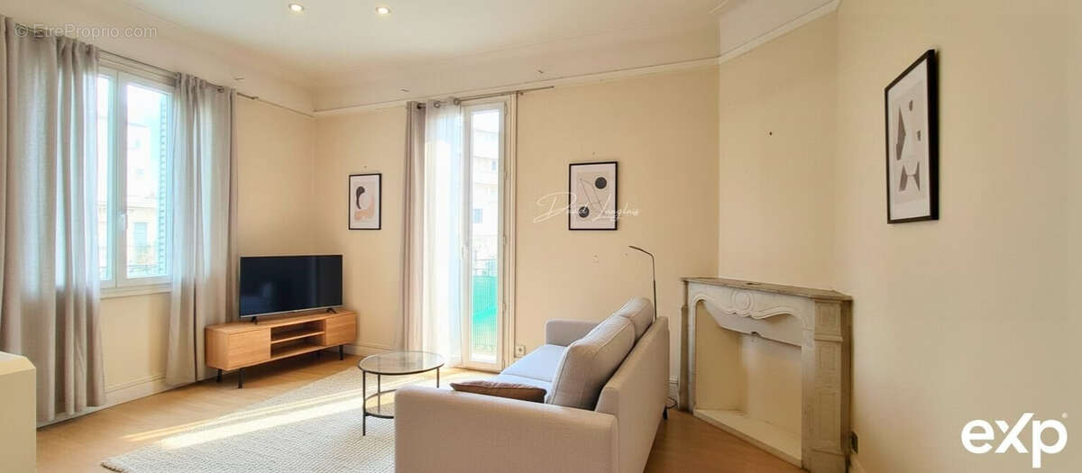 Appartement à SAINT-LAURENT-DU-VAR