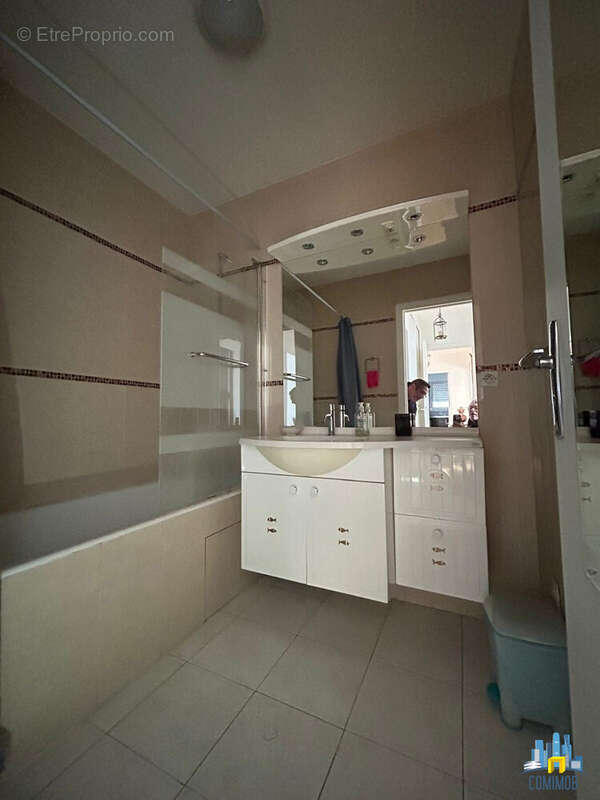 Appartement à COURBEVOIE