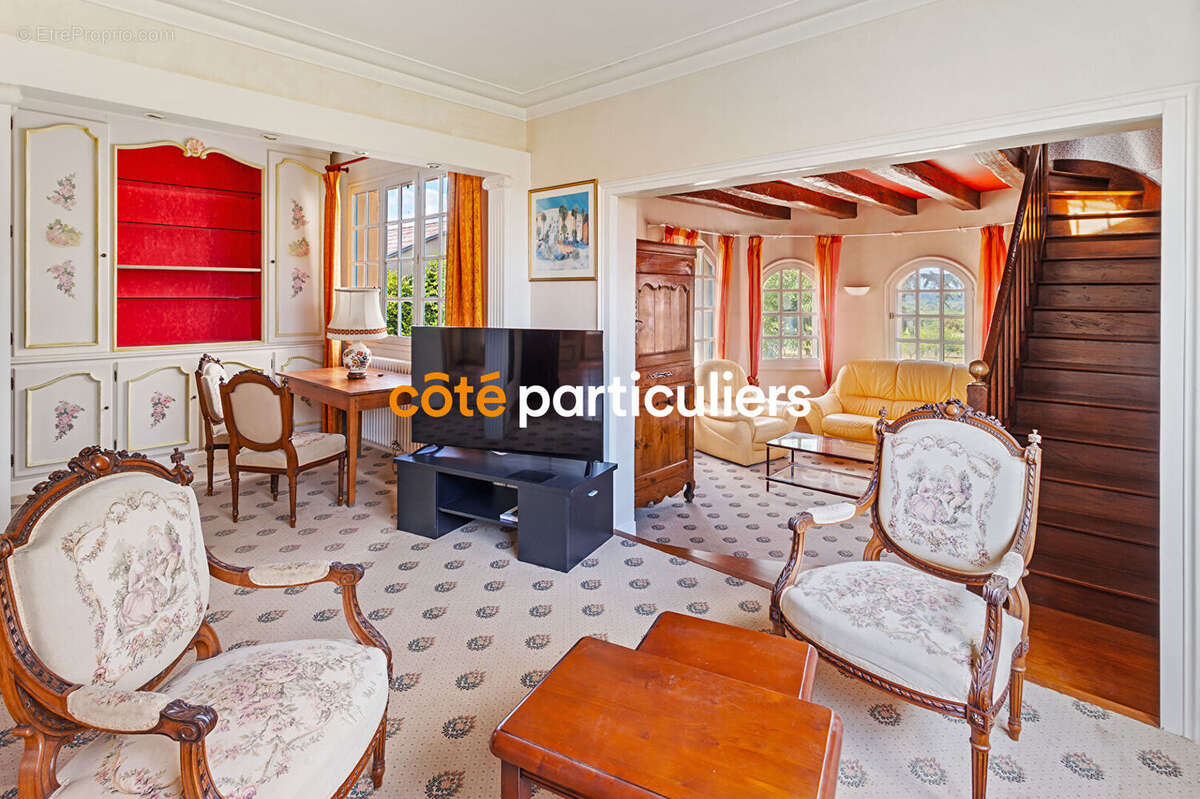 Maison à LA VARENNE