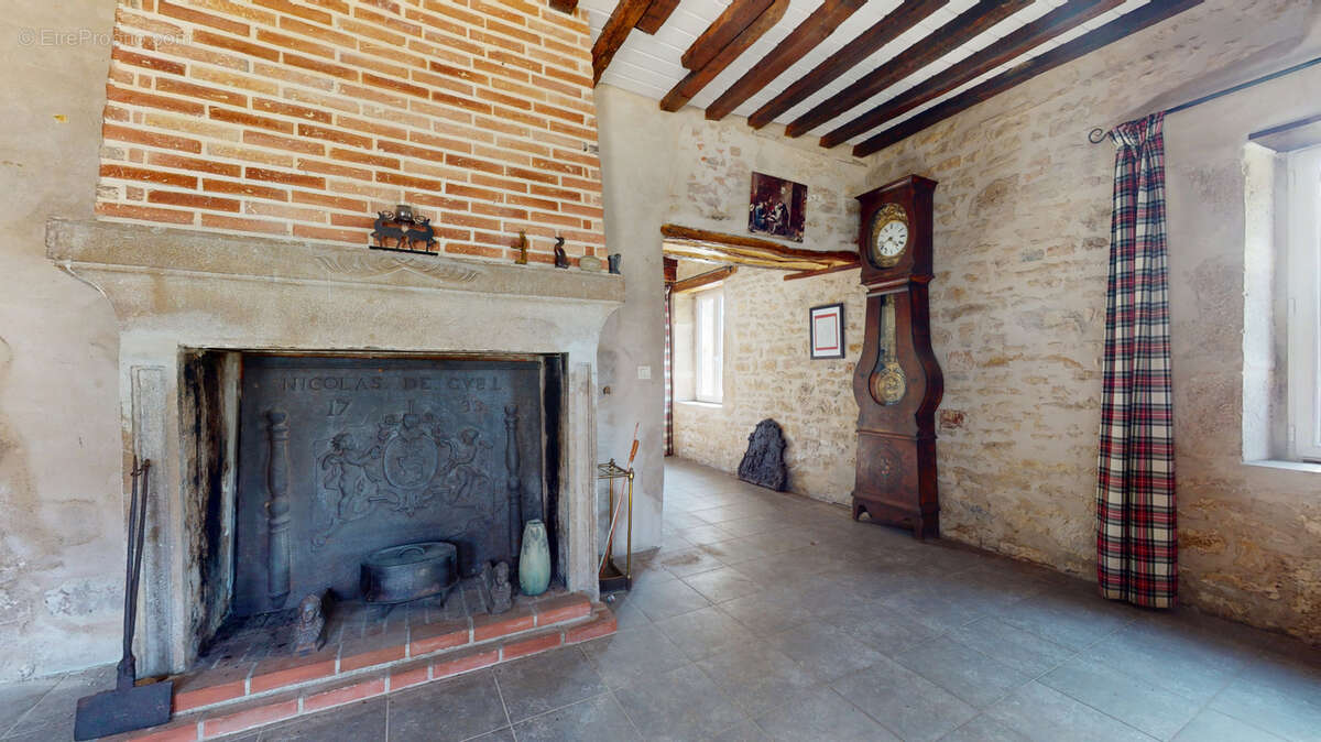 Maison à LE DESCHAUX