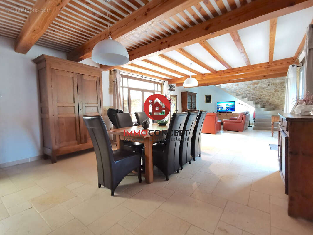 Maison à SAINT-VICTOR-LA-COSTE