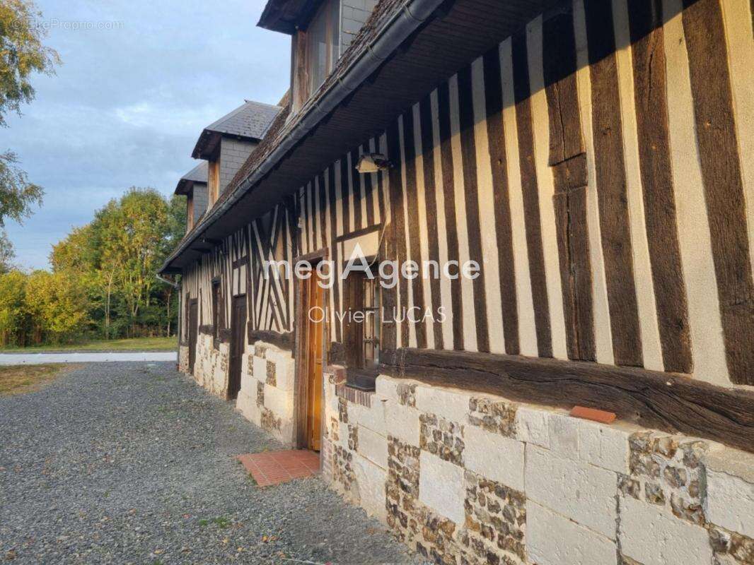 Maison à NEUVILLE-SUR-AUTHOU