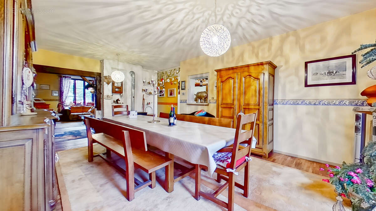 Maison à AZANNES-ET-SOUMAZANNES