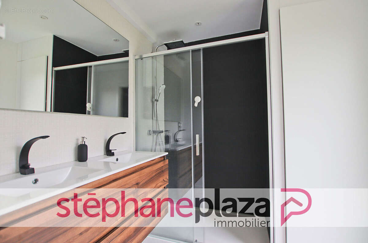 Maison à VERN-SUR-SEICHE