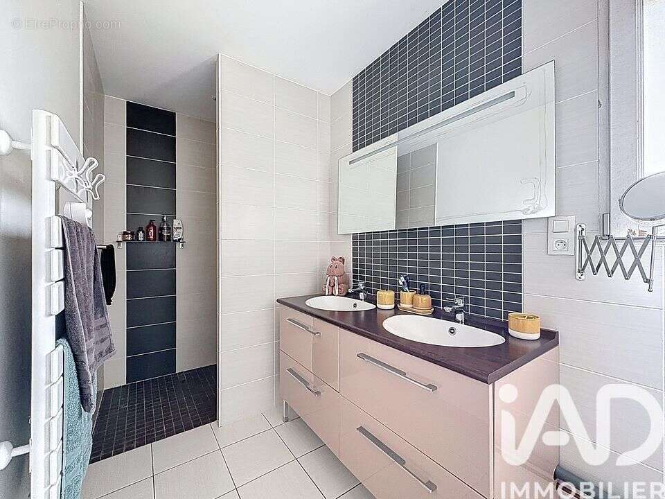 Maison 134 m² à Champ-Sur-Layon  - photo 9