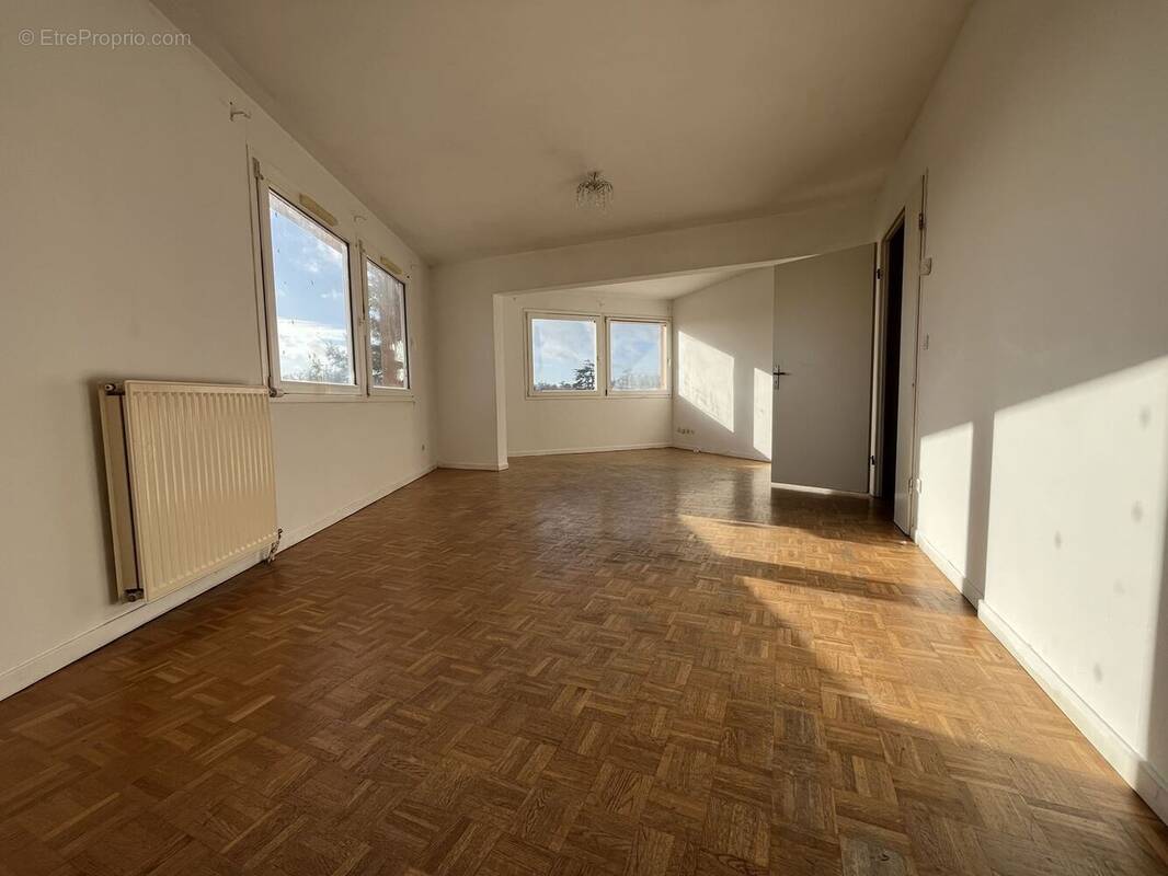 Appartement à SAINT-PIERRE-DU-PERRAY