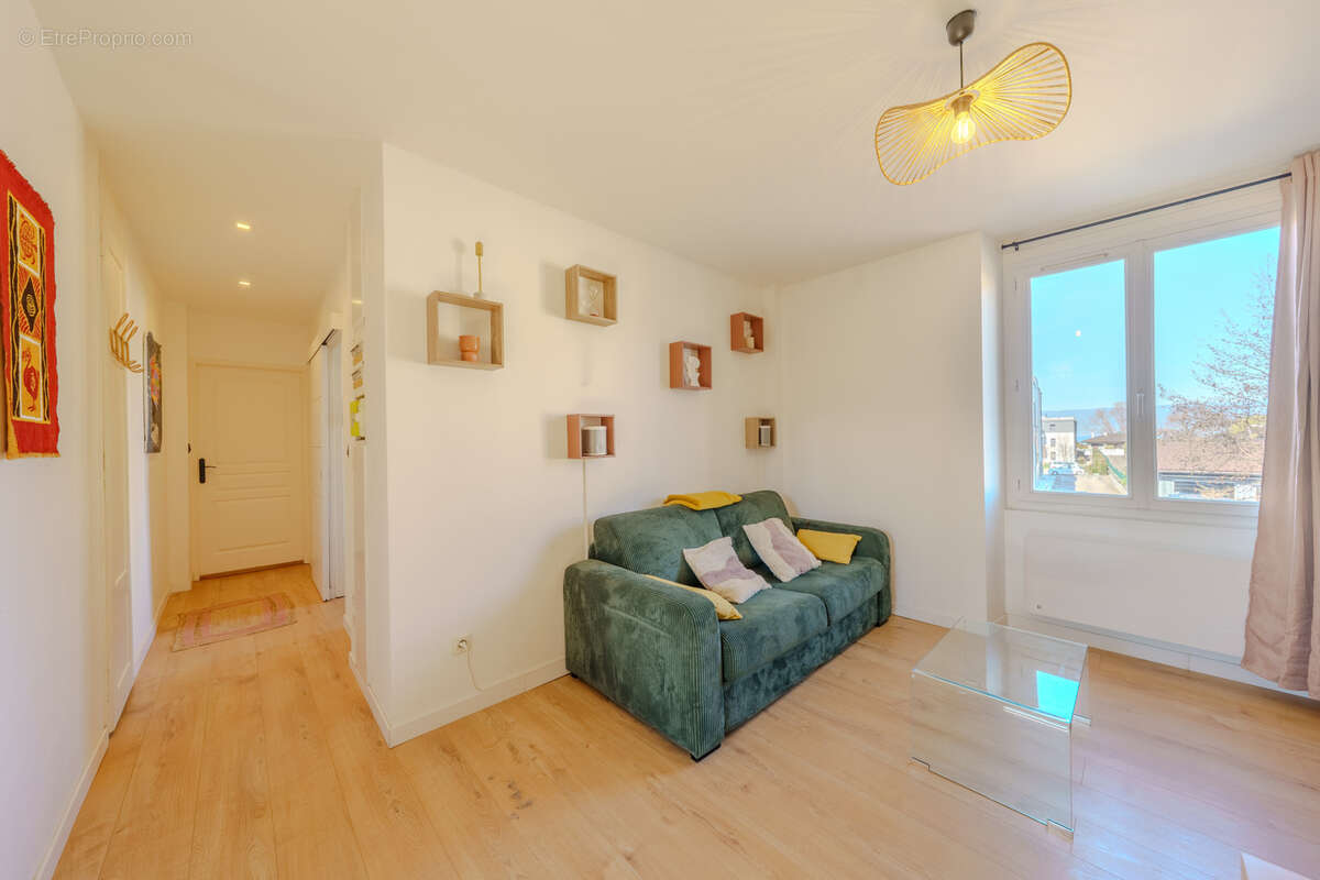 Exclusivité - Thonon Ouest - Appartement 2 pièces rénové avec terrasse - photo 3