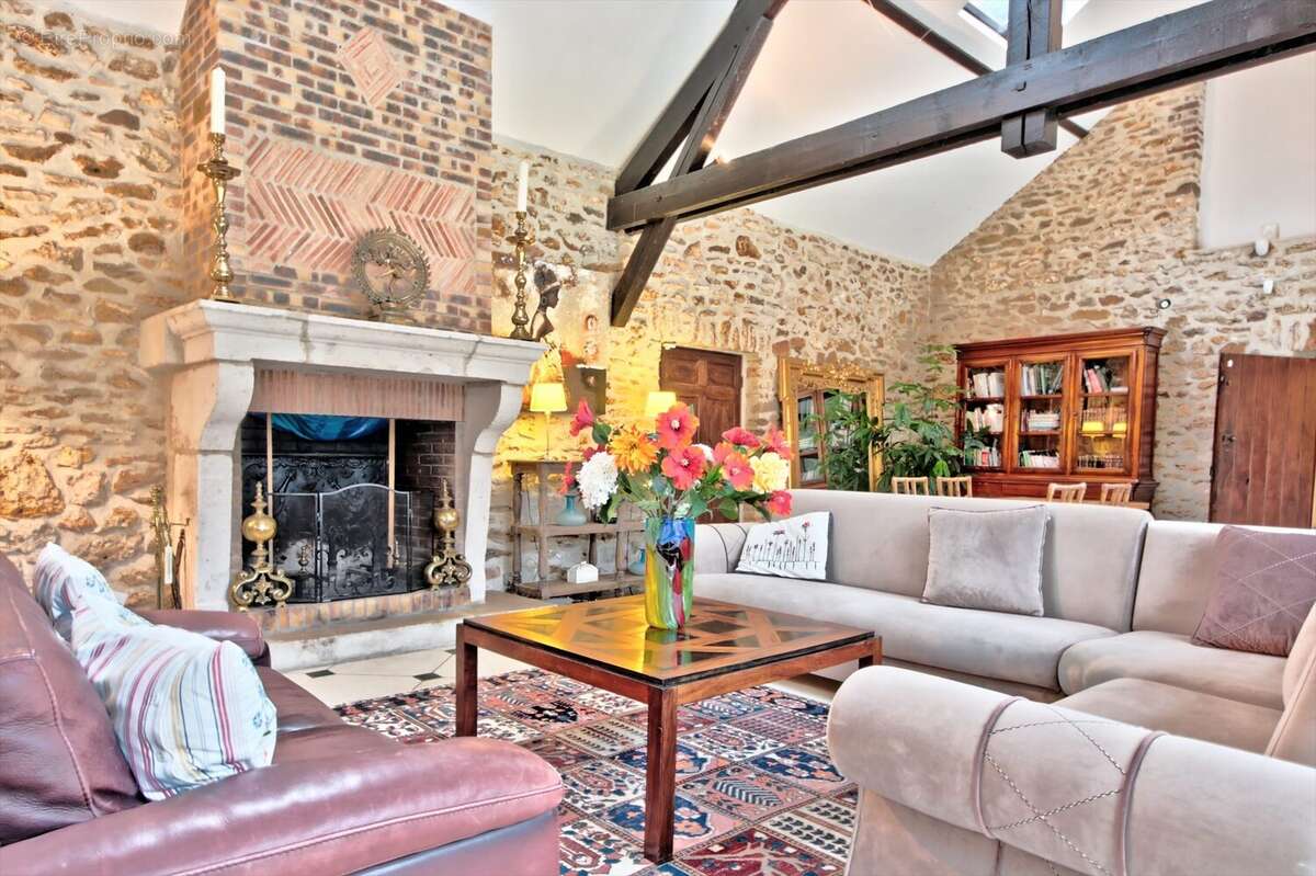 Maison à POIGNY-LA-FORET