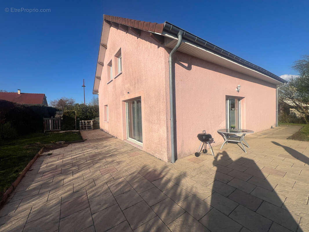 Maison à AMBLANS-ET-VELOTTE