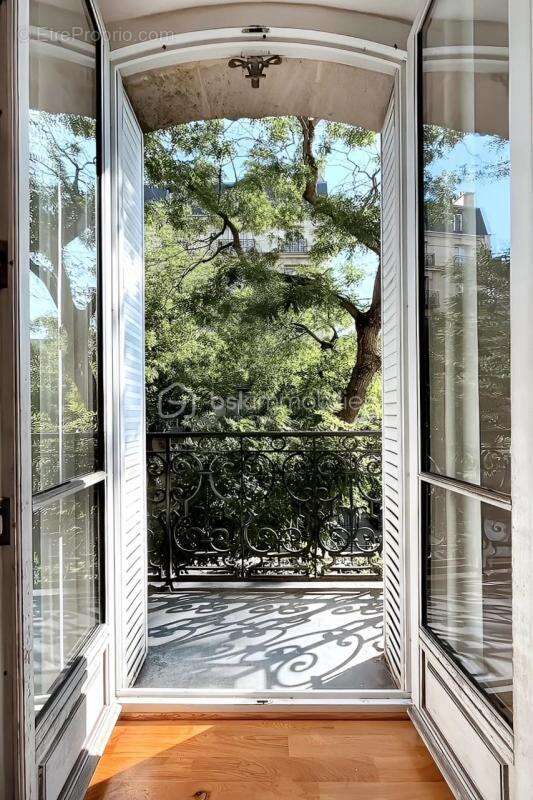 Appartement à PARIS-14E