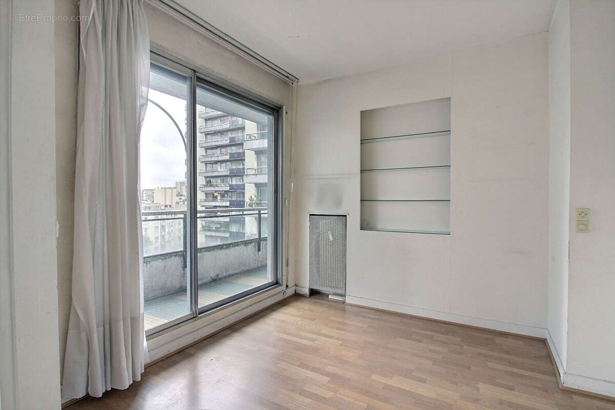 Appartement à PARIS-14E
