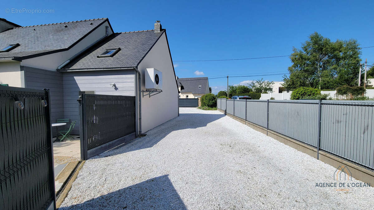 Maison à PLOEMEL