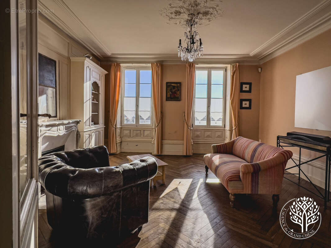 Maison à TONNAY-CHARENTE