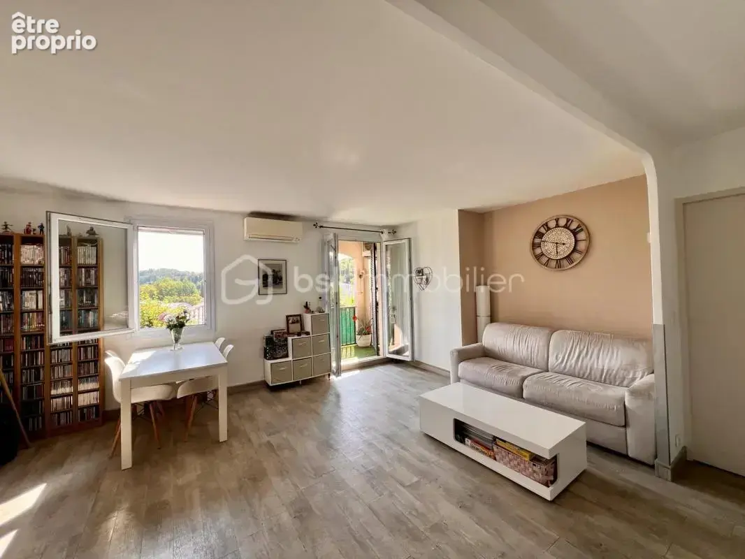 Appartement à CHATEAUNEUF-GRASSE