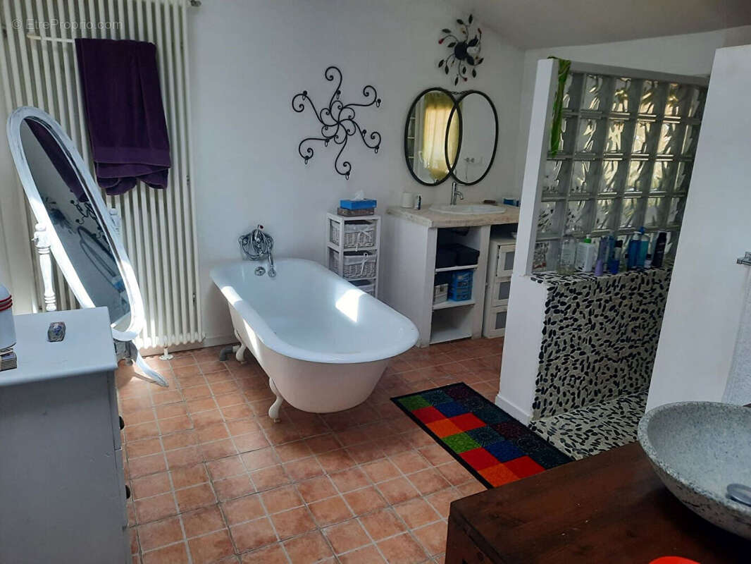 Maison à L&#039;ISLE-SUR-LA-SORGUE