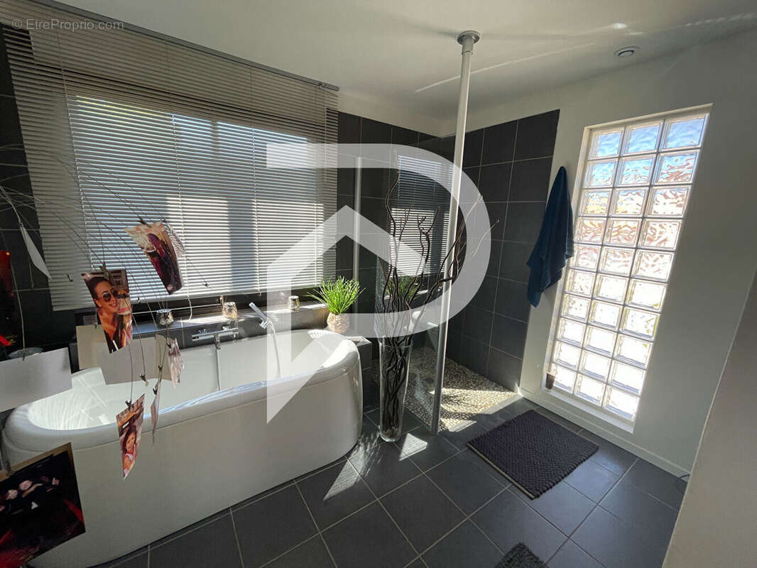 Maison à CORNEILHAN